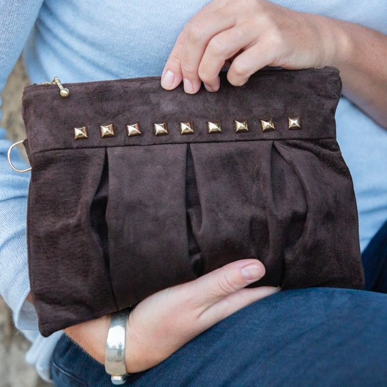 Mustertasche braunes Velourleder mit goldenen Nieten